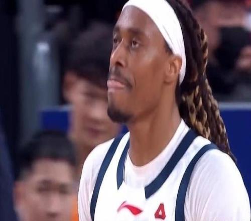 狀態(tài)糟糕！廣東外援麥考爾8中1一度上頭“亂打”末節(jié)被杜鋒DNP