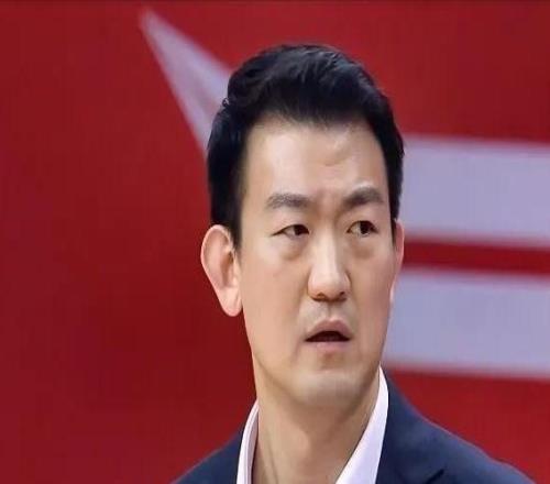 廣廈男籃8881江蘇，沒想到賽后王博點名表揚一人，不是胡金秋