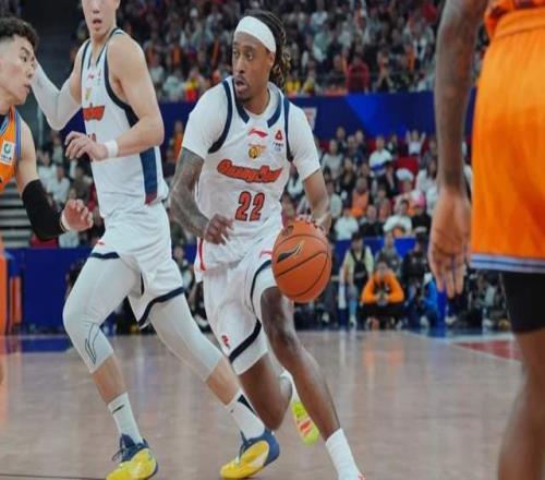 廣東輸球揪出兩大毒瘤！雙外援投籃合計12中2，杜鋒真被坑慘了