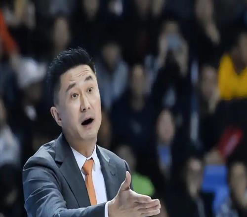 廣東狂輸6場大洗牌，麥考爾2人或被裁，杜鋒該棄杜潤旺扶正崔永熙