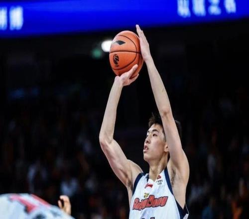 CBA動(dòng)態(tài)更新，廣東vs四川，賽前帶來(lái)廣東隊(duì)徐杰、崔永熙、杜鋒以及四川男籃最新消息