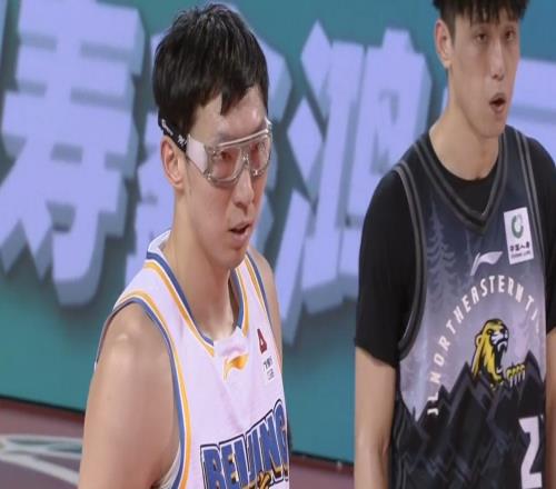 遭吉林爆冷，比周琦罰球8中0更糟心的，是搶洋助教戰(zhàn)術(shù)板的許利民