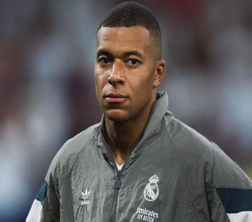 打臉質(zhì)疑者！姆巴佩發(fā)聲，皇馬解雇醫(yī)療團(tuán)隊(duì)，不肯出力真相曝光