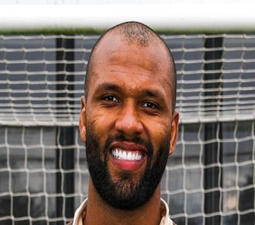 伊戈?duì)柕賮喐辏喊睬新宓俳?jīng)驗(yàn)極其豐富，希望能向他學(xué)習(xí)