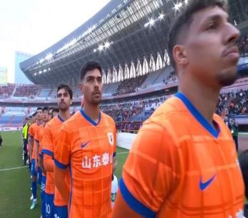 謝文能停賽，泰山隊(duì)右路必遭毛偉杰+阿奇姆彭猛攻，崩盤(pán)因腰不硬