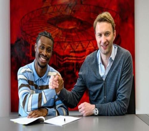 官方:勒沃库森与26岁前锋内森特拉续约至2031年6月