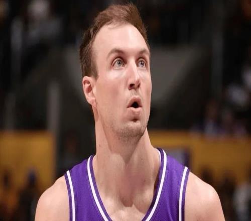 湖人110113活塞1喜3憂！艾頓狀態穩定，肯納德起伏，主力太累了