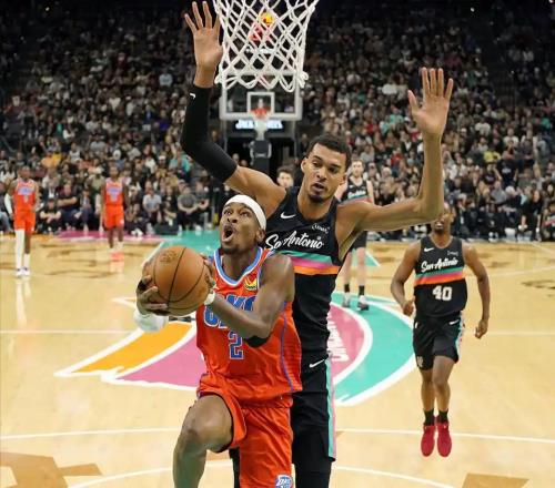 西部3強(qiáng)爭(zhēng)46，湖人穩(wěn)第3也高興不起來(lái)，快船歸位，馬刺雷霆太強(qiáng)