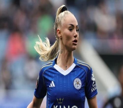 全網(wǎng)粉絲近3000萬！世界最美球員效力球隊要降級遭網(wǎng)暴曾想退役