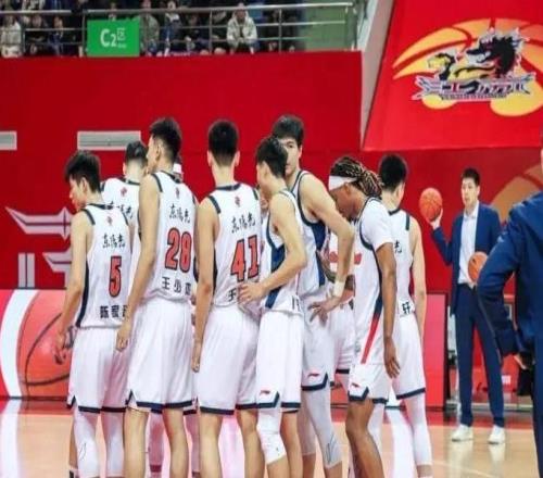 廣東隊麻煩了,輸上海之后又收兩大壞消息,杜鋒面臨下課