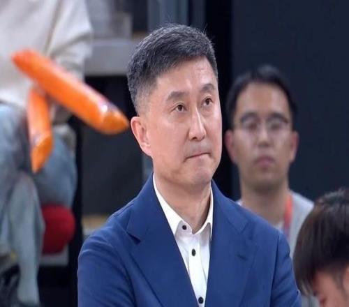 杜鋒：上半場大家沒有主動投入比賽能感受到順德現(xiàn)場球迷非常熱情