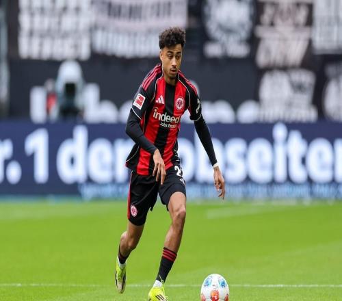 天空記者：曼聯(lián)在找左后衛(wèi)，關(guān)注納撒尼爾布朗、劉易斯霍爾