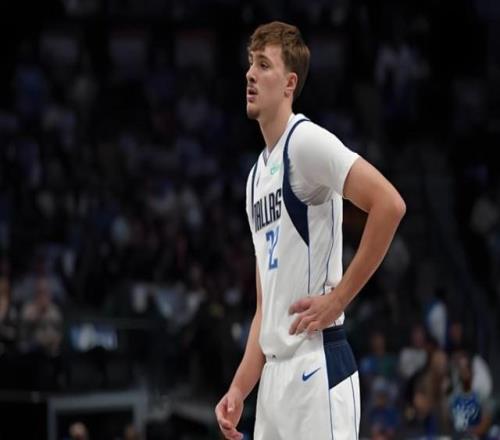 19歲連續30+!追平東契奇!杜克雙王,誰能摘獎