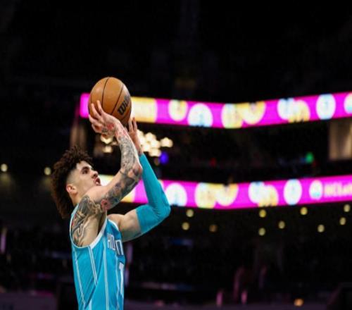 場均19分+命中率僅41%，被譽為“數據刷子”，卻是球隊崛起驅動器