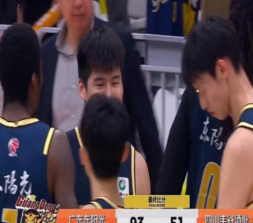 單節7中6狂砍20分！廣東20歲后衛打服眾人，但杜鋒一句話逼他換隊