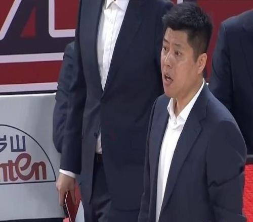 主場32分慘敗上海！山西主帥：這是我接隊(duì)以來，打得最差一場比賽