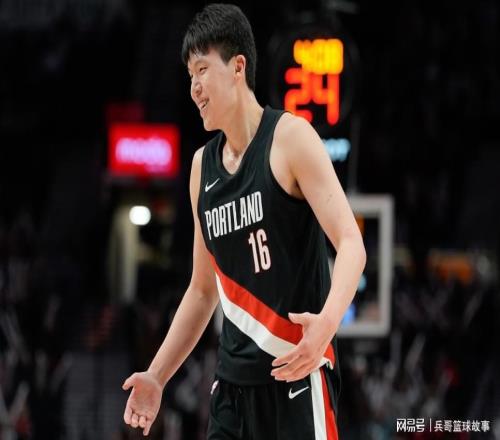 復(fù)刻姚明神跡，隔扣208公分黑又硬，這回想黑楊瀚森都沒角度了！