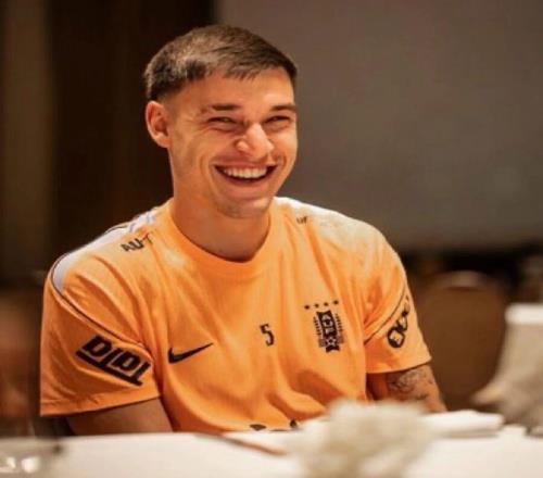 曼聯鐵腰淪為災星之謎揭秘!全隊最早離開訓練場,上場就丟球不勝