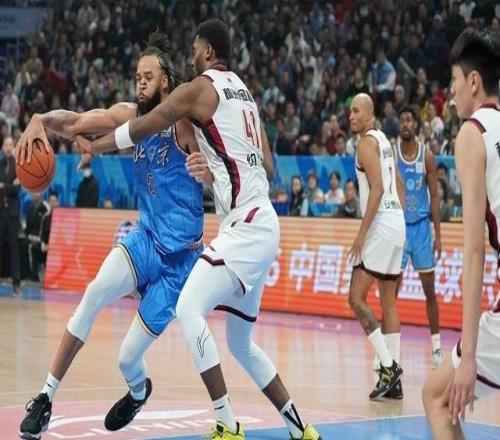 CBA斯佩爾曼末節發威，北汽男籃主場擊敗浙江稠州