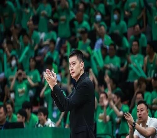 楊鳴：廣東過去球在徐杰胡明軒現在外援持球時間長終結意愿非常強