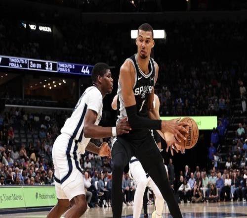 馬刺25戰(zhàn)23勝沖擊雷霆！文班亞馬MVP討論愈演愈烈美媒預(yù)測不看好