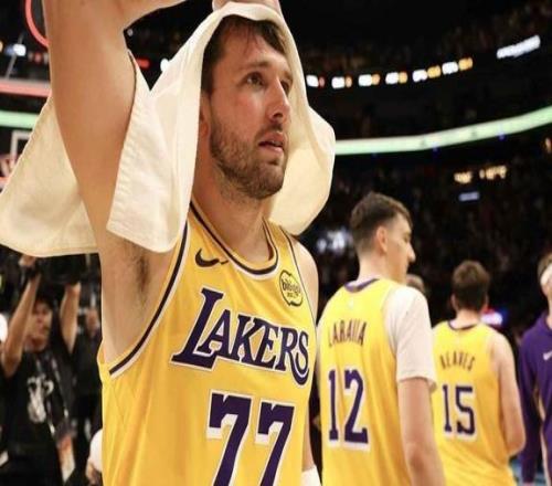 東契奇傷情告急!MVP爭奪亮起紅燈,65場生死線成最后考驗