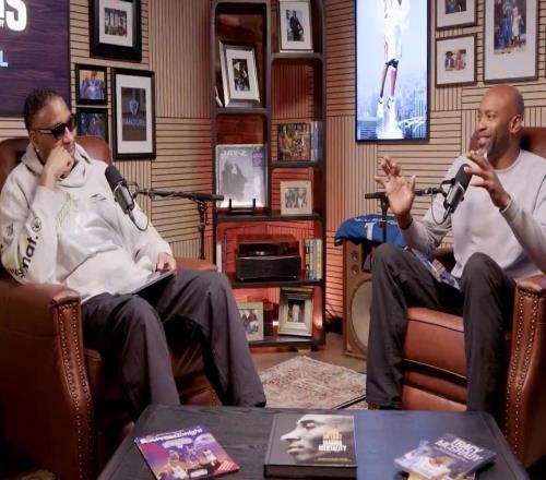 麥迪：?jiǎn)痰さ臍鈭?chǎng)是獨(dú)一無(wú)二的，毫無(wú)疑問(wèn)我會(huì)選他為GOAT