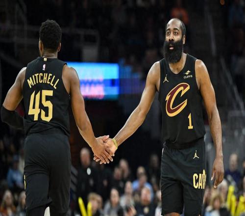 轟15+10+2！聯(lián)手哈登變強(qiáng)了，梅里爾說(shuō)出心里話，他拿到特殊待遇