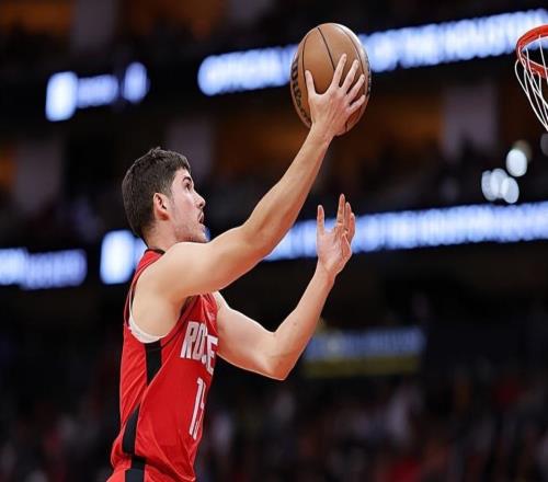 無(wú)法勝任季后賽球隊(duì)的先發(fā)角色，火箭對(duì)于后場(chǎng)新星的使用存在問(wèn)題