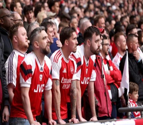 太陽報：大量槍迷想搶票見證奪冠，西漢姆聯(lián)嚴查主隊看臺購票