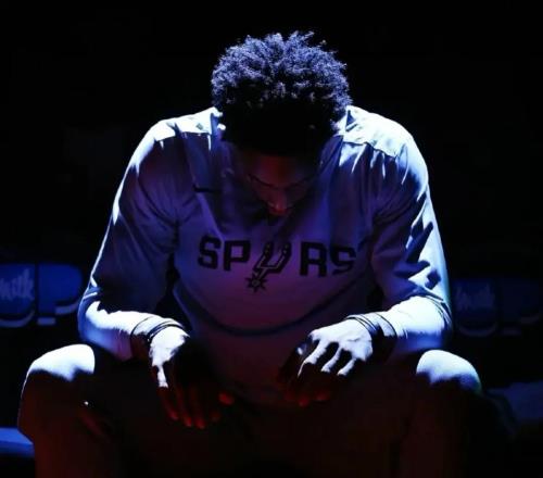 再創NBA紀錄！30+10+0失誤，36歲232天啊，北境之王還能打