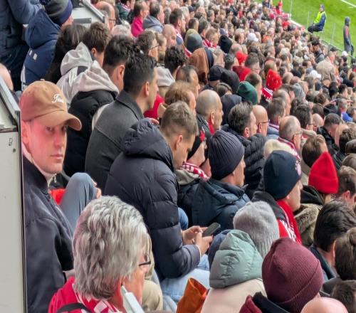 記者：諾伊爾現場觀戰拜仁vs柏林聯合，其將在國際比賽日后回歸