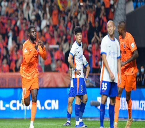 2大爭(zhēng)冠豪門倒下，成都蓉城依舊沒有冠軍氣質(zhì)，球迷：中超變天了