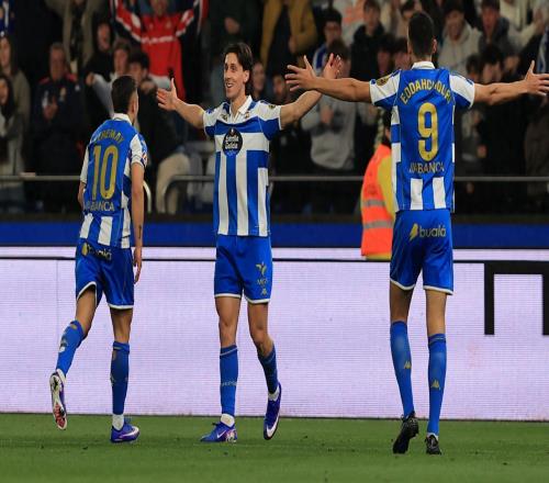 西乙聯(lián)賽局勢(shì)膠著，升降級(jí)爭(zhēng)奪進(jìn)入白熱化