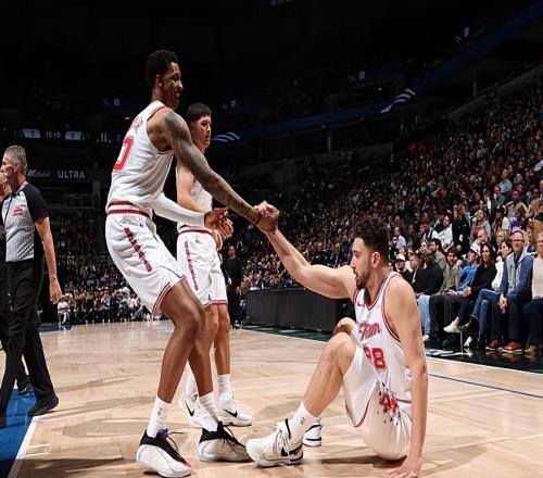 關鍵時刻還是手軟了！火箭3D鋒線新星的狀態并不能完全達到預期