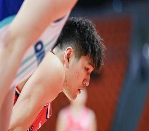 前行無畏202526賽季CBA常規賽第三十輪主場憾負青島