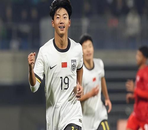 17歲國足希望之星剛拿金童獎卻連續落選中超中乙名單恐無球可踢