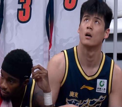 單節(jié)拿20分有啥用還不是徐昕的劇本，粵迷：好苗子還敢來宏遠嗎