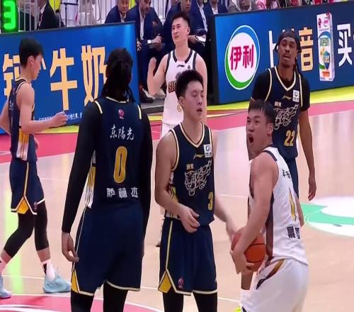 太適合廣東隊！郭昊文或被同曦放棄，馳援杜鋒成第一選擇