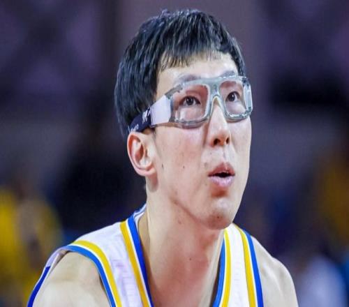 同戰舊主大不同！周琦7罰1中僅3分夢游趙睿23分導演20分逆轉