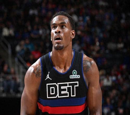 都說你是藍領,如今場均25+10,打成超級中鋒,2.5億頂薪穩了