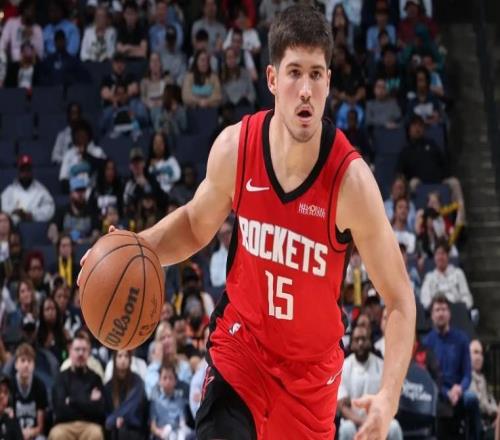 進(jìn)攻能力很難完全施展，防守能力又被暴露，火箭還是沒有使用好他