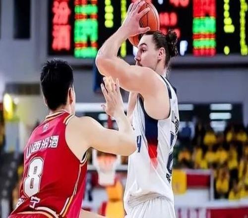 新援首秀狂砍16+10!邱彪撿到寶了,彌補(bǔ)山東短板,有望殺回前4