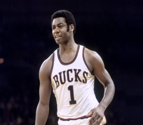 又轟下33+15+12！抱歉羅伯特森：你要從歷史第一變成歷史第二了