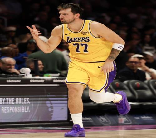 當東契奇3月場均40.1+7.1+6,我才發現:哈登的厲害之處!