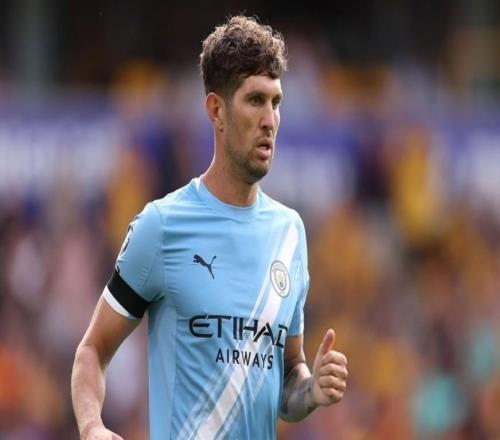 圖赫爾：斯通斯的小腿在訓練中感到了疼痛目前我全力支持他