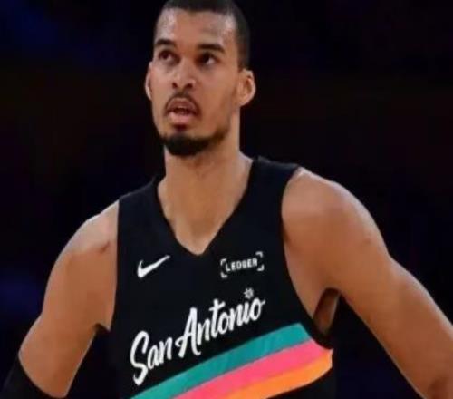 隨著馬刺8連勝,森林狼慘敗22分,西部最新排名出爐!灰熊第11