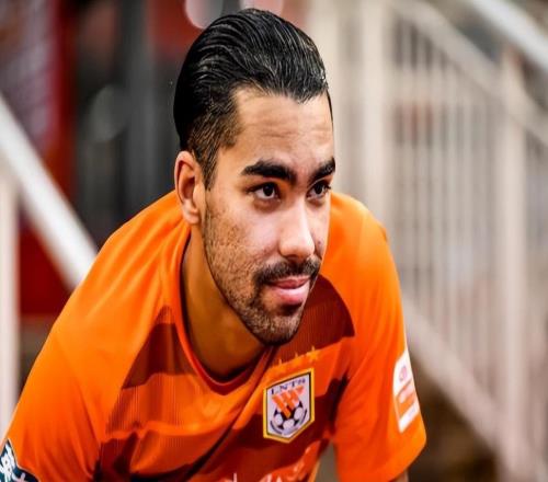 連續3輪枯坐板凳，28歲中場歸化天才慘遭韓鵬無視，淪為中超擺設