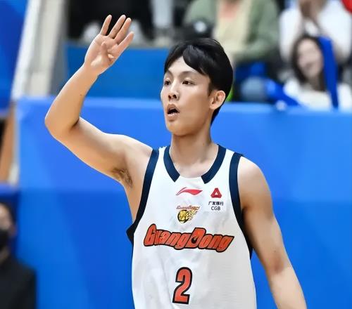 48分大勝止頹勢杜鋒迷之輪換遭靈魂拷問，廣東隊要的究竟是什么