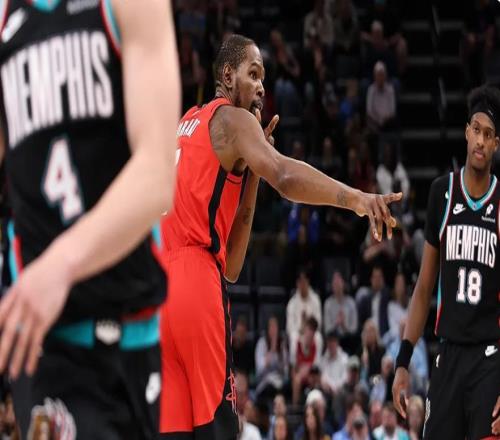 太狠了！一場(chǎng)32分大勝：送勇士無緣直通季后賽！